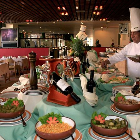 Real Plaza Hotel & Convention Center La Paz Restoran fotoğraf